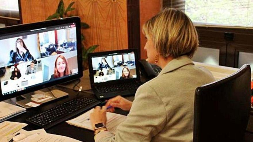 La consellera de Salut, Alba Vergés, durant la reunió virtual
