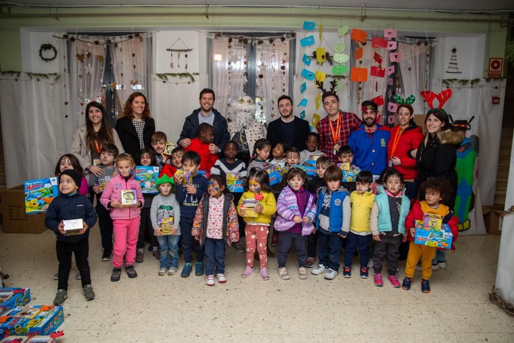 Visita de Melchor al comedor social del colegio l'Almasil de Mislata.