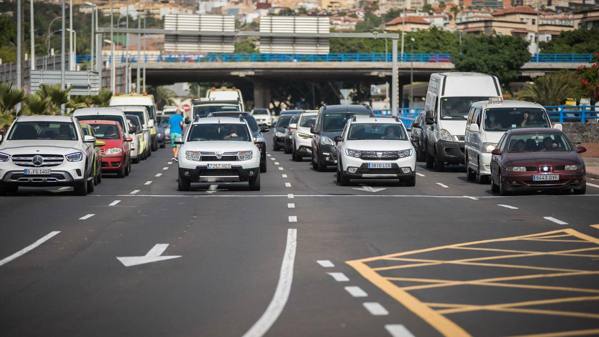 Entrada de vehículos a Santa Cruz de Tenerife.