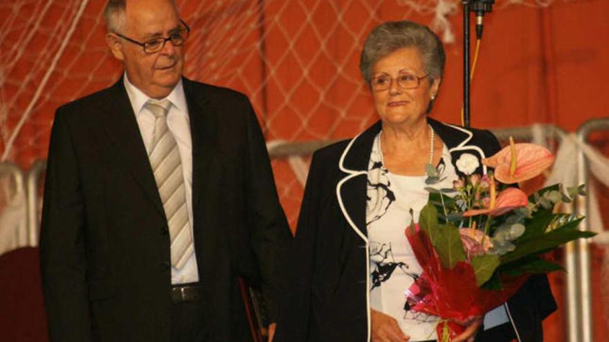 El matrimonio formado por Josefa Barberá y José García recibió ayer un homenaje.