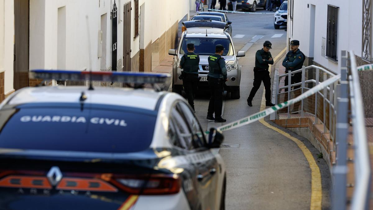 Hallan el cadáver de una mujer con signos de violencia en una vivienda de Campillos