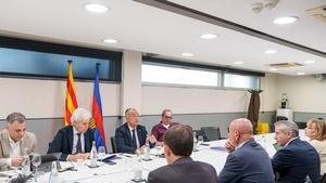 Rafa Yuste, presidiendo la primera junta directiva tras las elecciones.