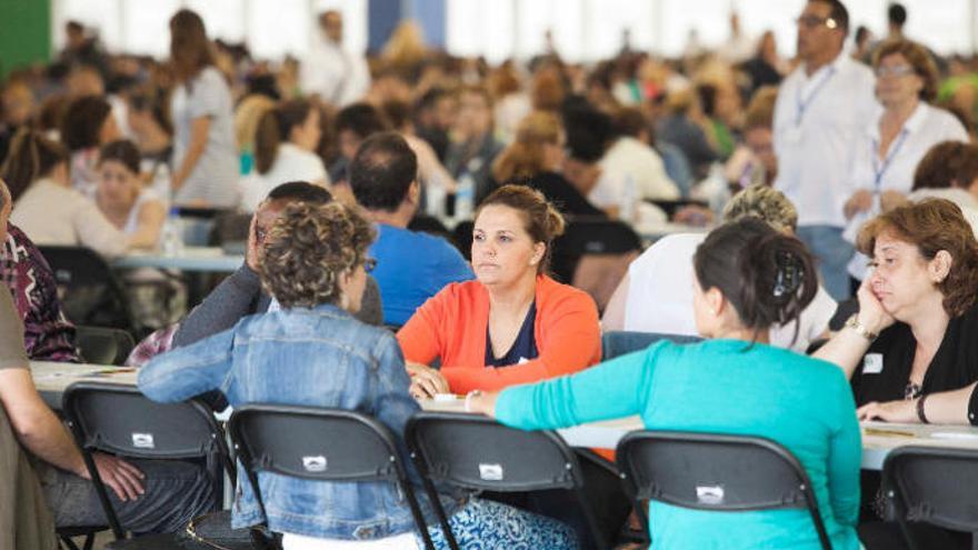 Opositores durante una prueba anterior para sanitarios.