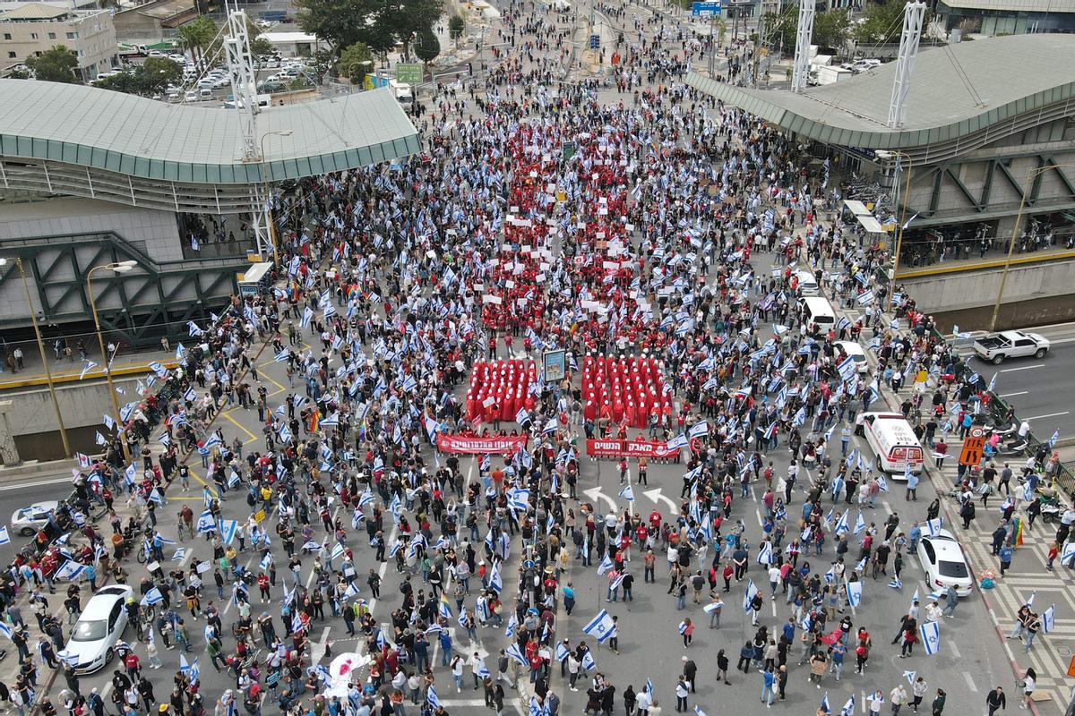 Manifestaciones en Tel Aviv contra las controvertidas reformas legales que promociona el gobierno de extrema derecha del país