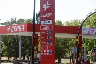 La gasolina ya supera los 2 euros en el 95% de los surtidores de Aragón