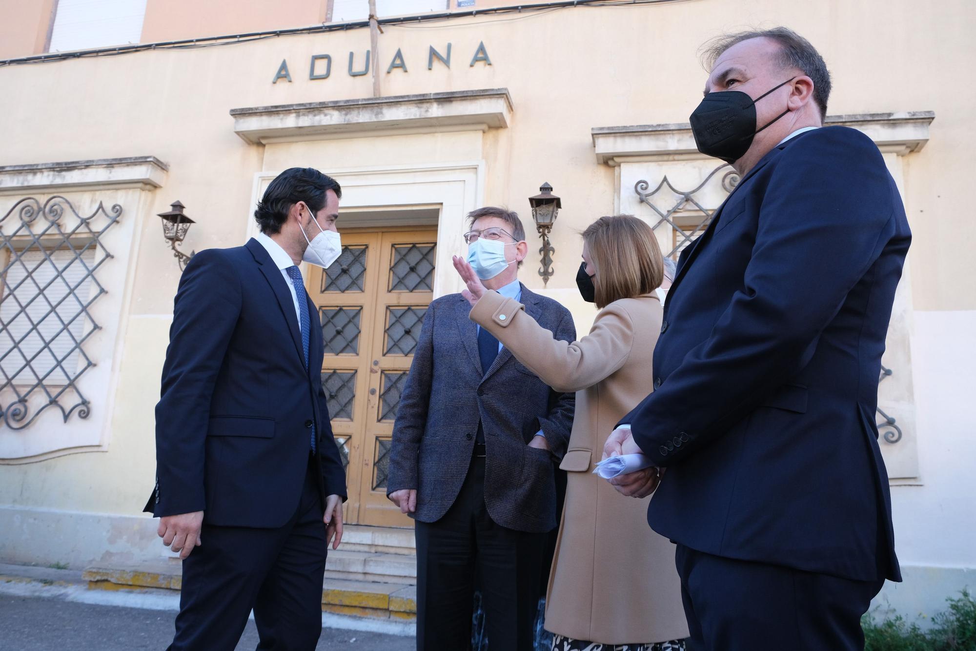 Presentación del proyecto de una nueva superficie comercial y de ocio en la zona portuaria de Torrevieja con la presencia de el presidente Ximo Puig, el conseller Arcadi España, el alcalde Eduardo Dolón y el empresario Enrique Riquelme