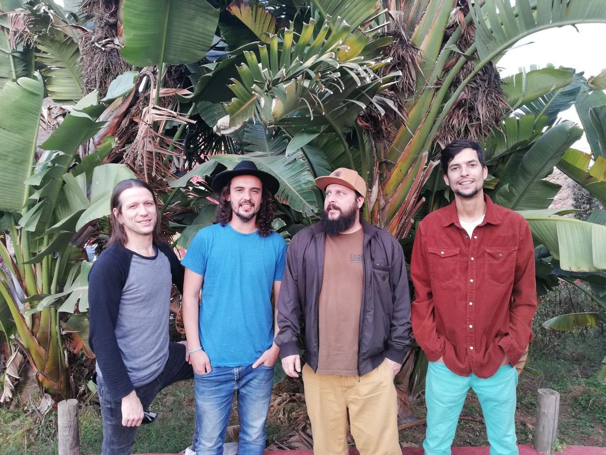 La banda Modo Rakune debuta en The Paper Club.