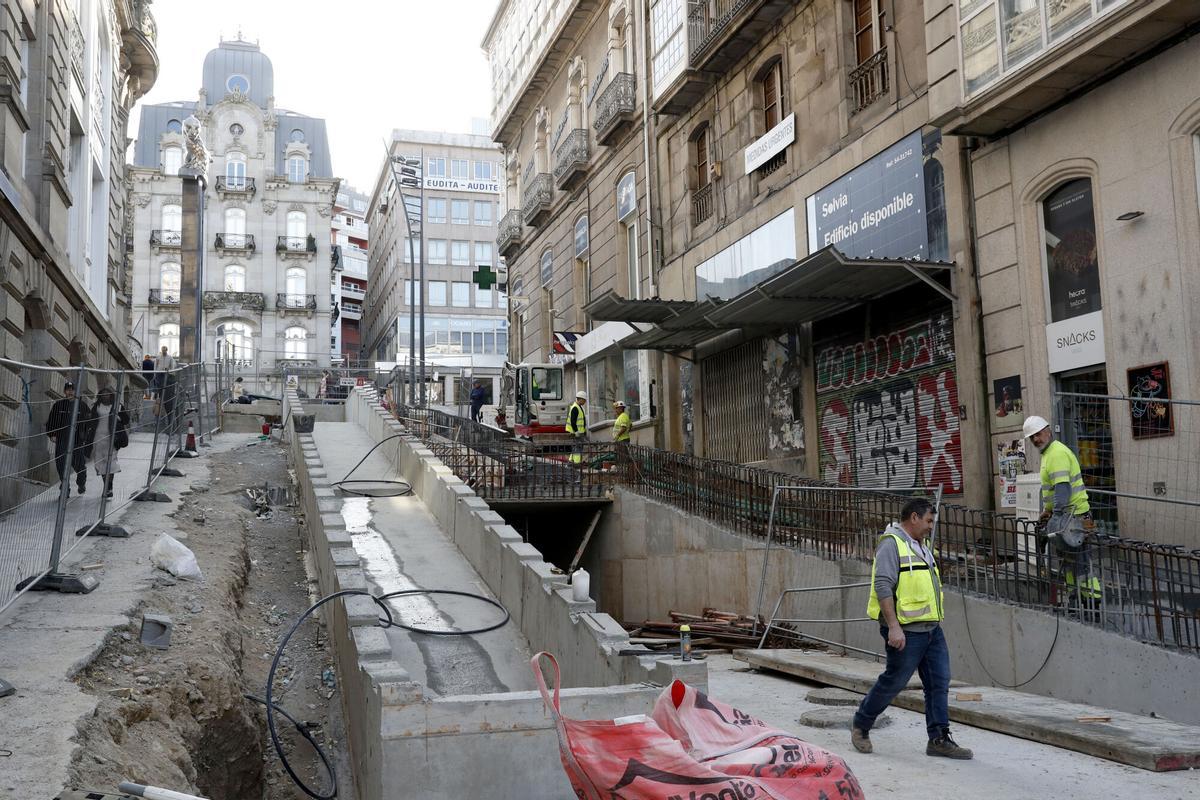 Obras de humanización de la calle carral e instalación de las rampas mecánicas