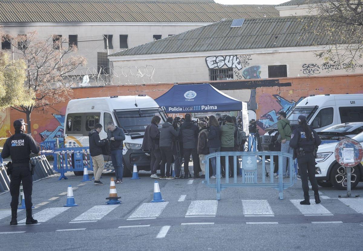 Amplio dispositivo policial en la antigua cárcel de Palma