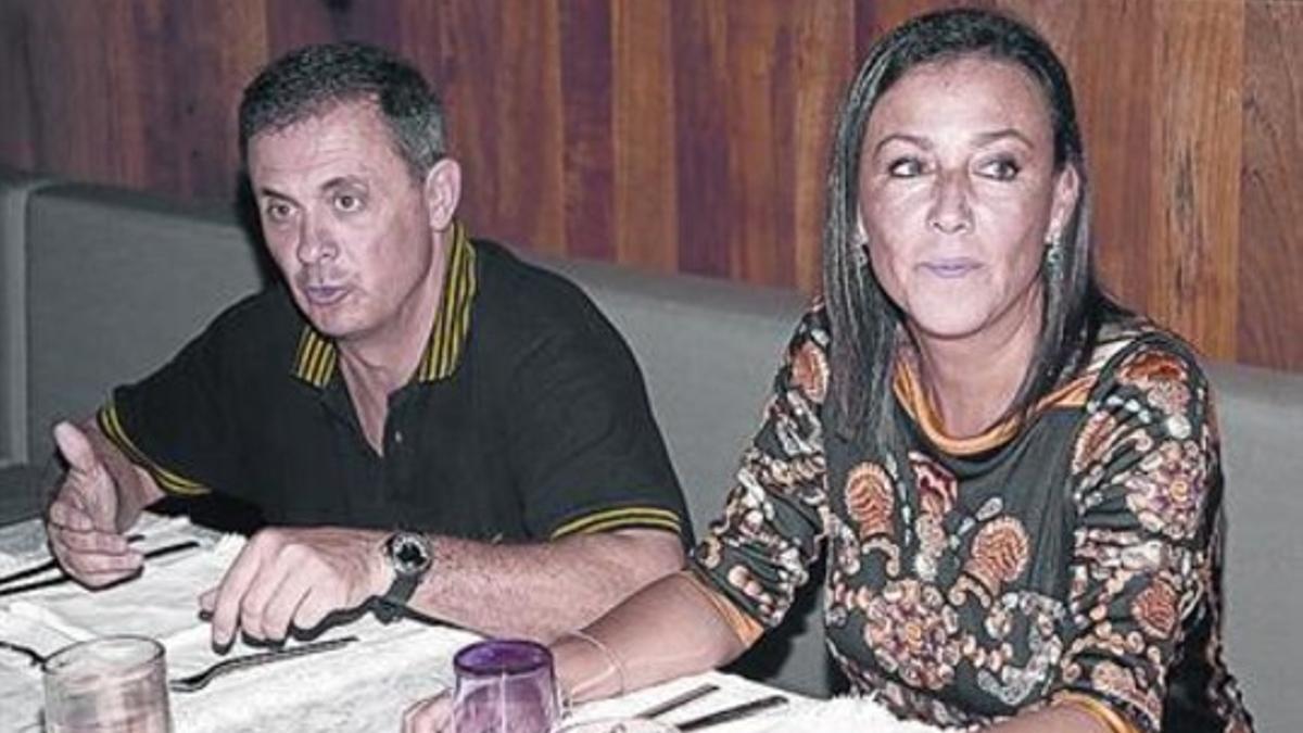 Jordi Pujol Ferrusola y Mercè Gironès, en un hotel de Acapulco.