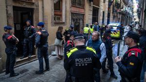 Una macrooperació policial tanca 10 narcopisos a Ciutat Vella