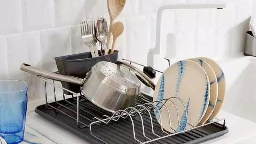 LIMPIEZA COCINA | El escurreplatos ideal para cocinas pequeñas LIMPIEZA COCINA | El escurreplatos ideal para cocinas pequeñas