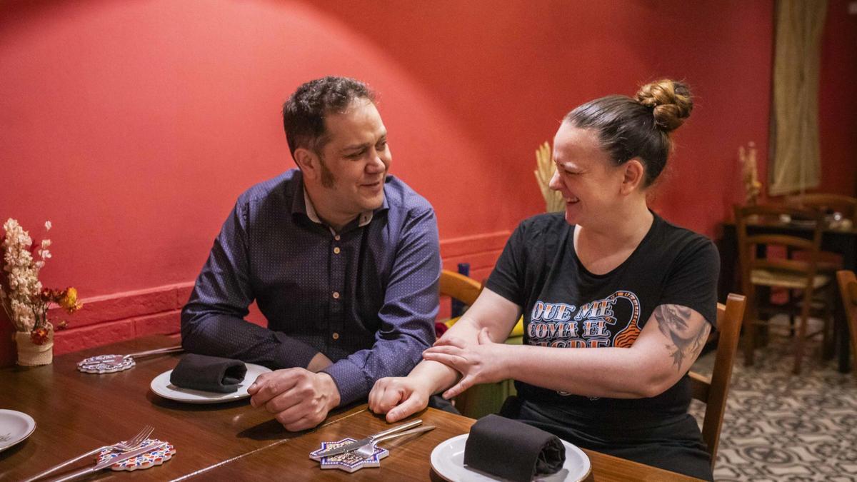 Sebastián Alonso y Cristina Pitarque, en el estaurante Sur o no Sur. Sebastián Alonso y Cristina Pitarque, en el estaurante Sur o no Sur.