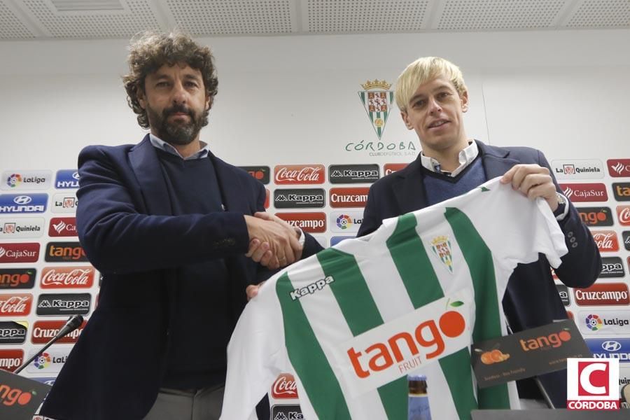 Presentación de Javi Lara, charla del presidente y entrenamiento.