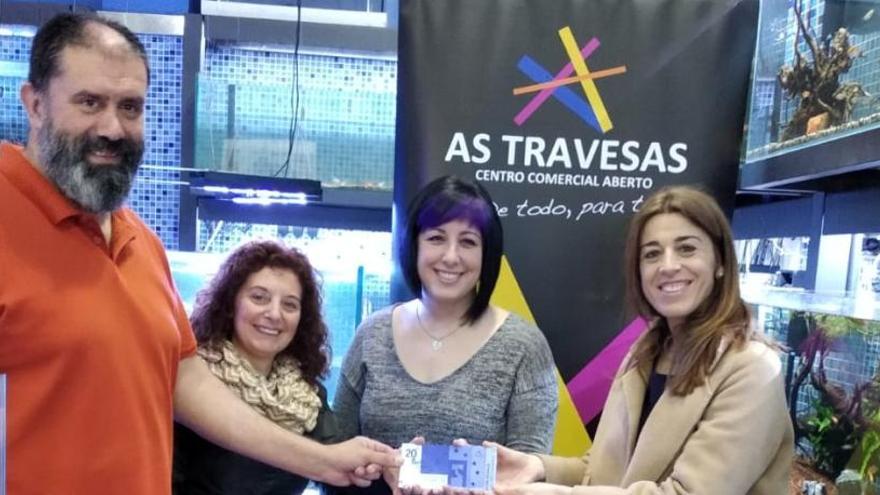 Entrega de los cheques regalo en Discus Vigo.