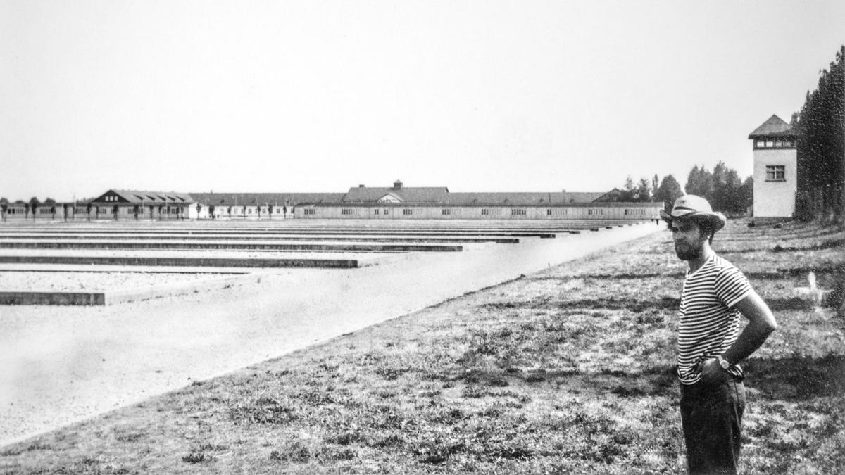 Rambla en la seua primera visita a Dachau, a l&#039;estiu de 1971.