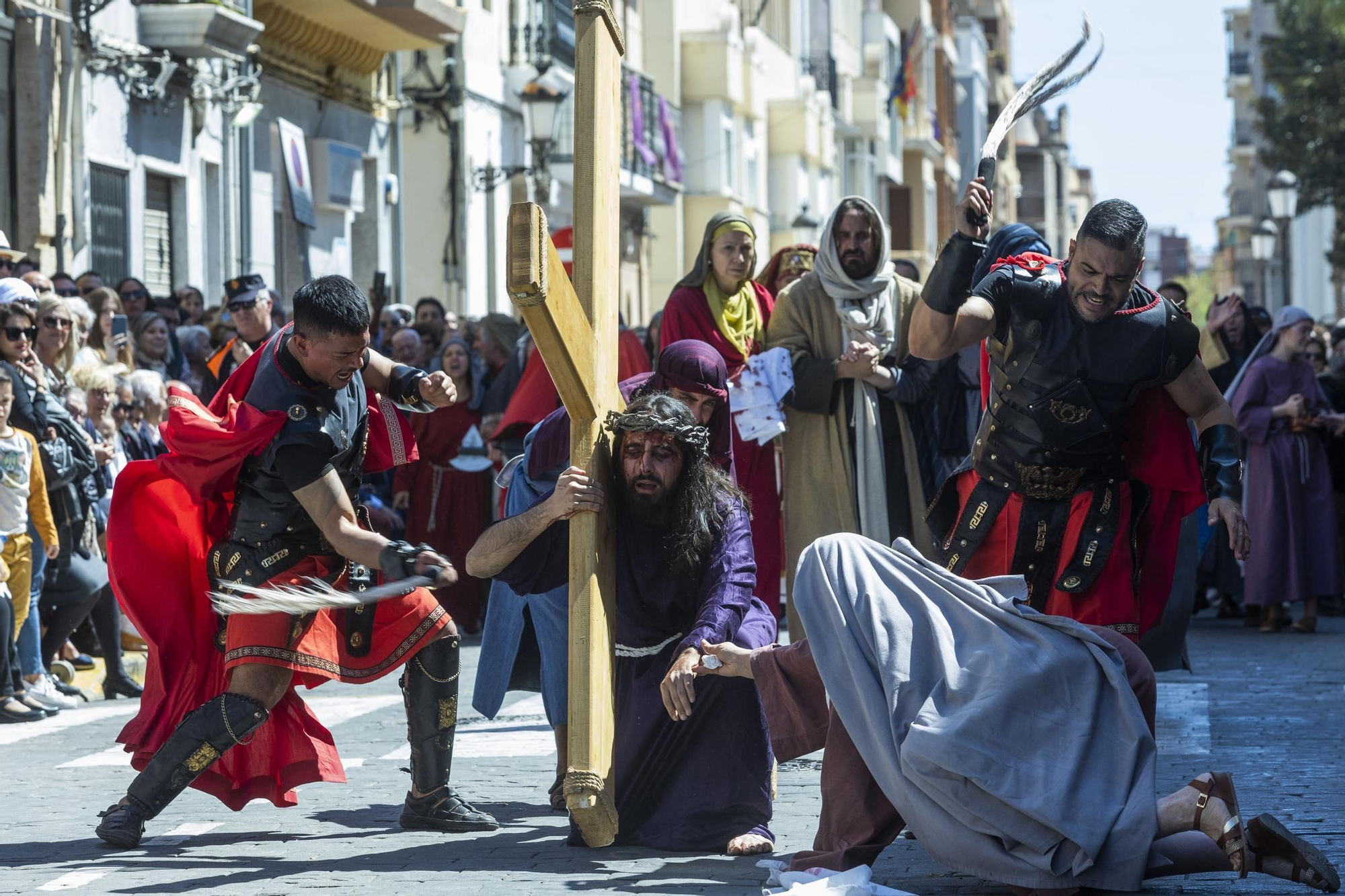 Benetússer vive la pasión de Cristo