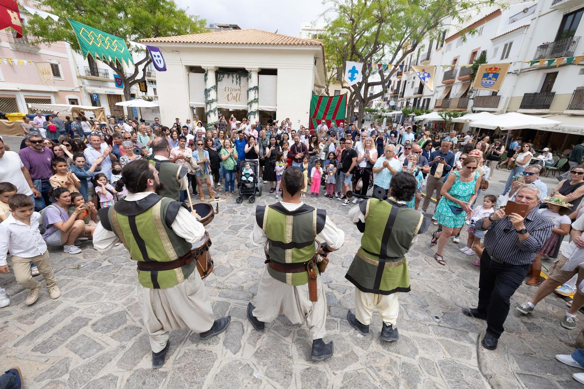 La dura y libre vida de los feriantes de la Ibiza Medieval