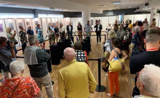 La esposición "El vistir", na Galería de Faouëdic, en Lorient