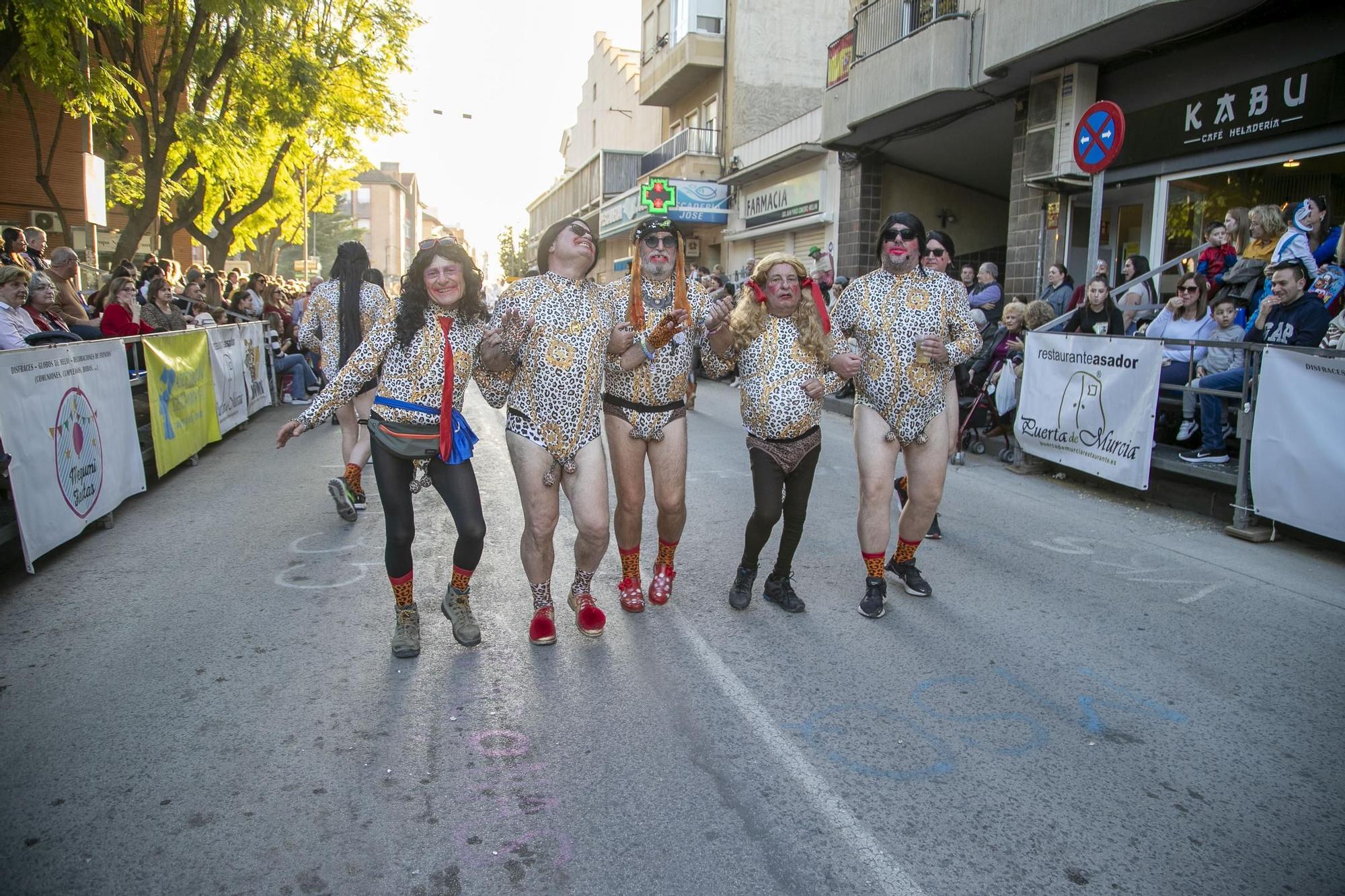 Las imágenes des desfile del martes 13 de febrero del carnaval de Cabezo de Torres 2024