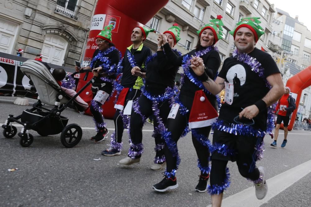 Miles de participantes celebraron el fin de año por el centro de Vigo