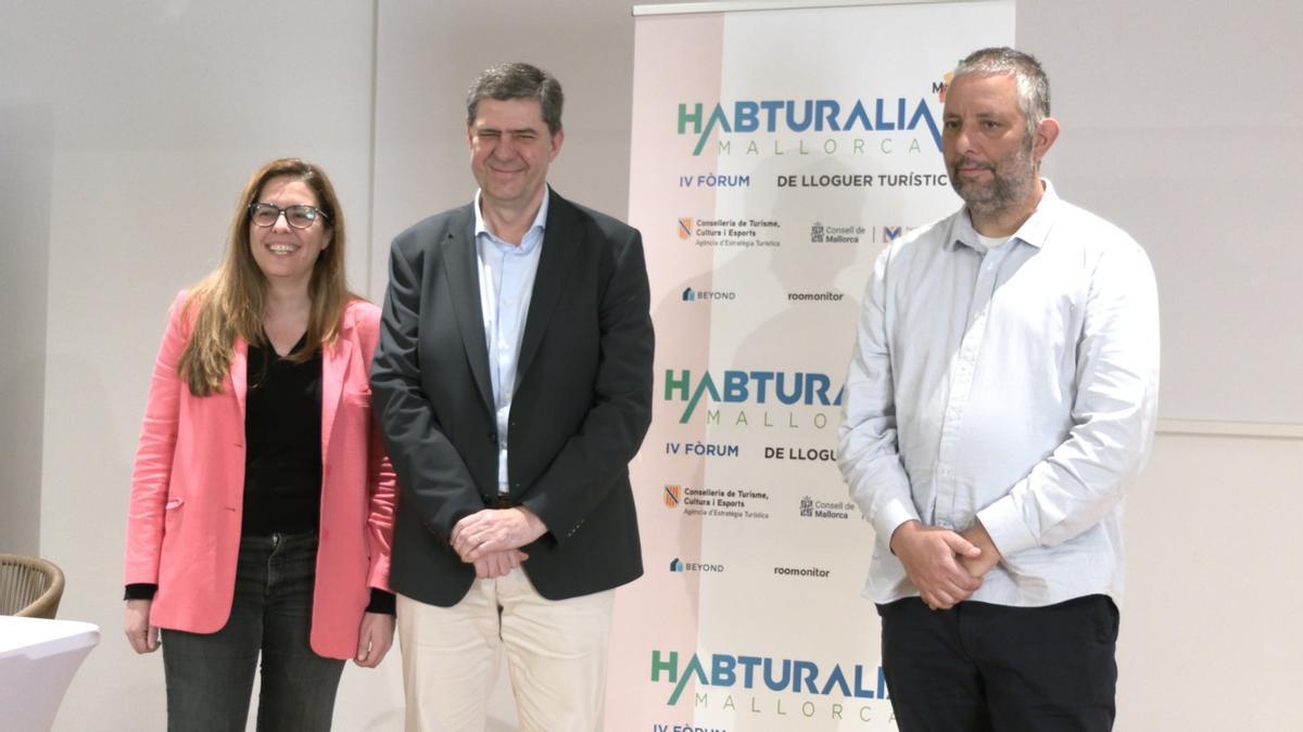 Giber, Bauzà y Barceló durante la presentación del Fòrum.