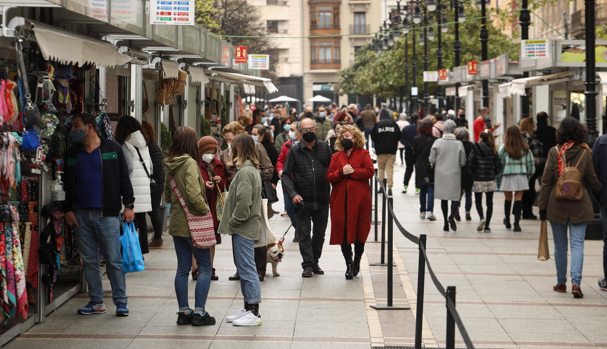 Ambiente en Gijón en Sábado Santo