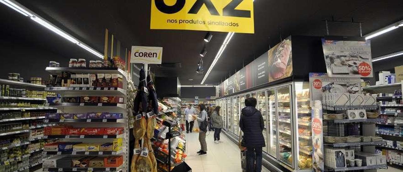 El nuevo supermercado abrió sus puertas el 28 de marzo pasado. // Bernabé/Javier Lalín