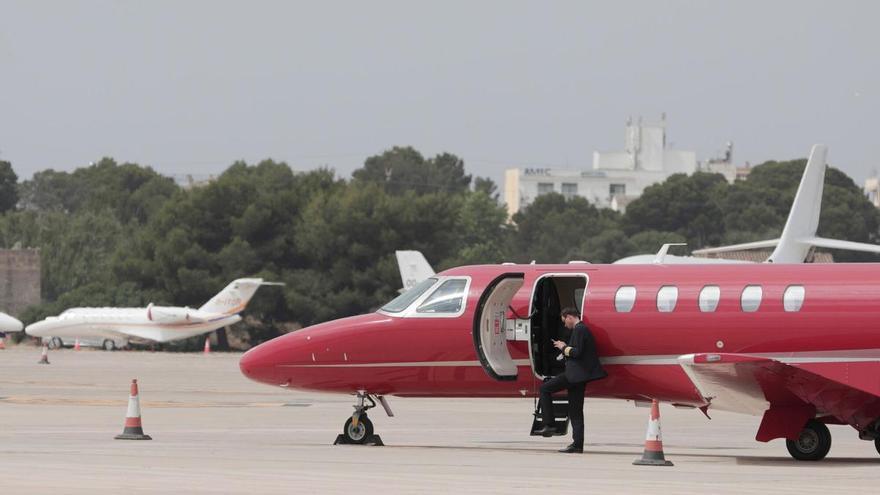 La CNMC autoriza la operación de concentración de Mallorcair, la gestora de  la terminal de 'jets' en Palma, en United Aviation Services