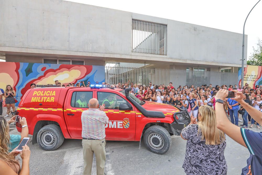 Orihuela despide a la UME entre vítores y aplausos