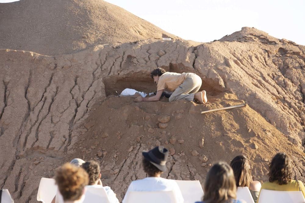 Enterramiento artístico en Sant Jordi