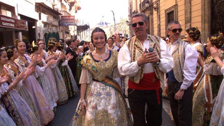 Celebrando el primer premio de Sección Especial de la falla Convento Jerusalén en 2000.