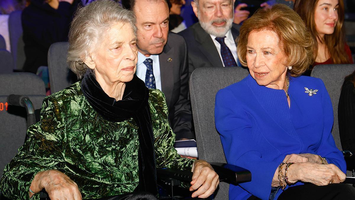 Irene de Grecia y su hermana, la reina Sofía, en un concierto solidario de Navidad en Madrid, el 26 de diciembre del 2024