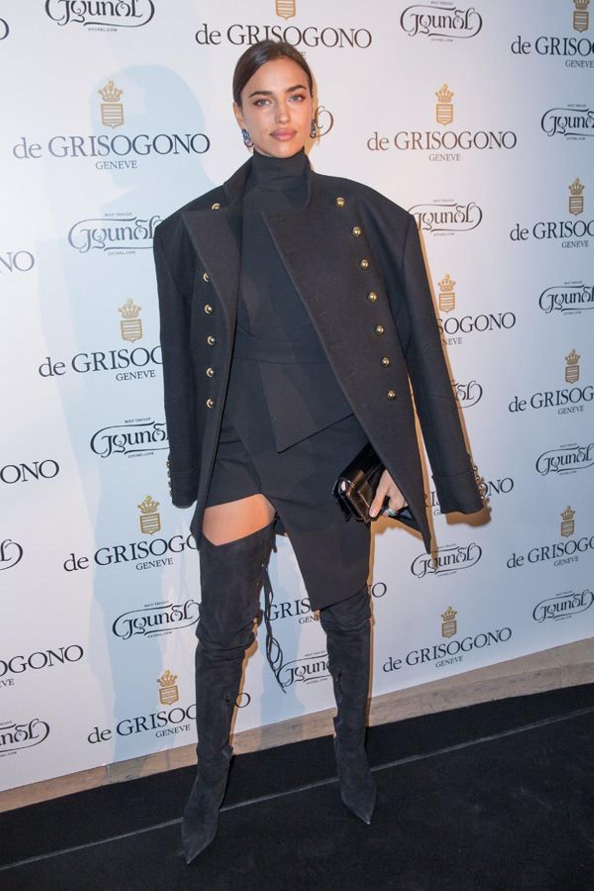 Irina Shayk con botas hasta la rodilla