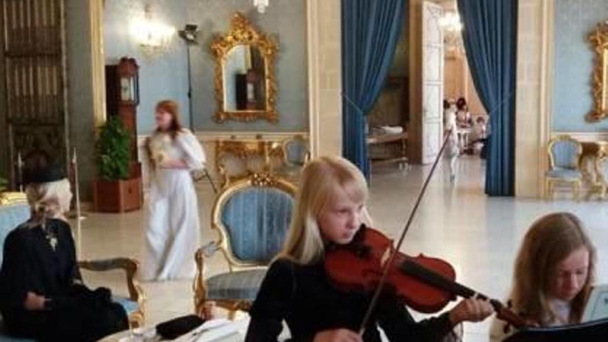 Una escena de La perla blanca rodada en el Ayuntamiento.