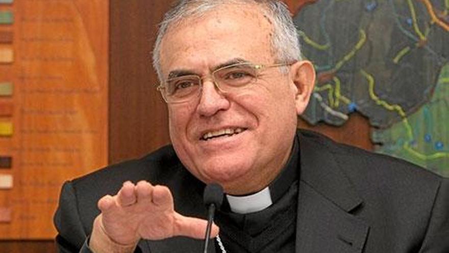 Casi 500 personas piden investigar comentarios homófobos de obispo de Córdoba