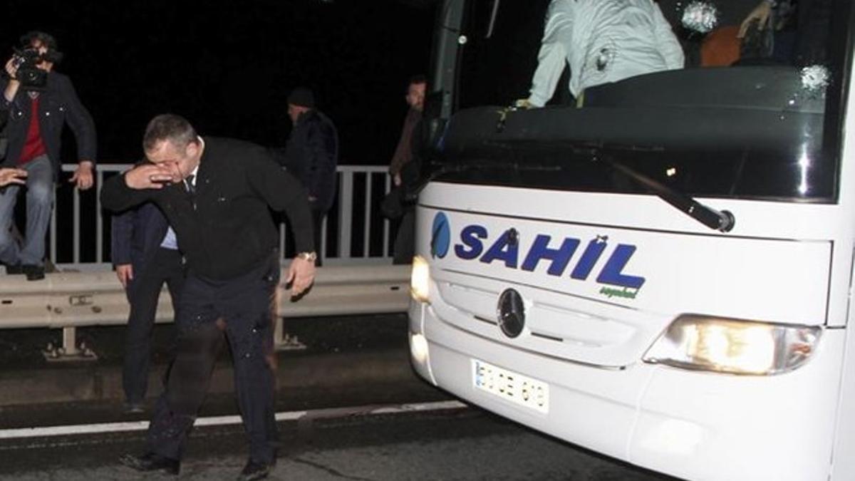 El autocar del Fenerbahçe fue tiroteado