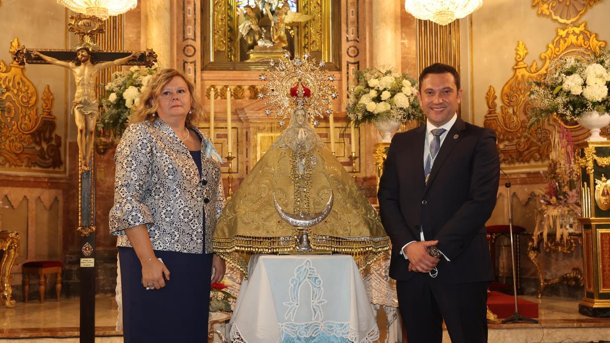 María Sebastiá y Elías Vilarroig, presidenta de la junta de Camareras y presidente de la Real Cofradía de la Virgen del Lledó.