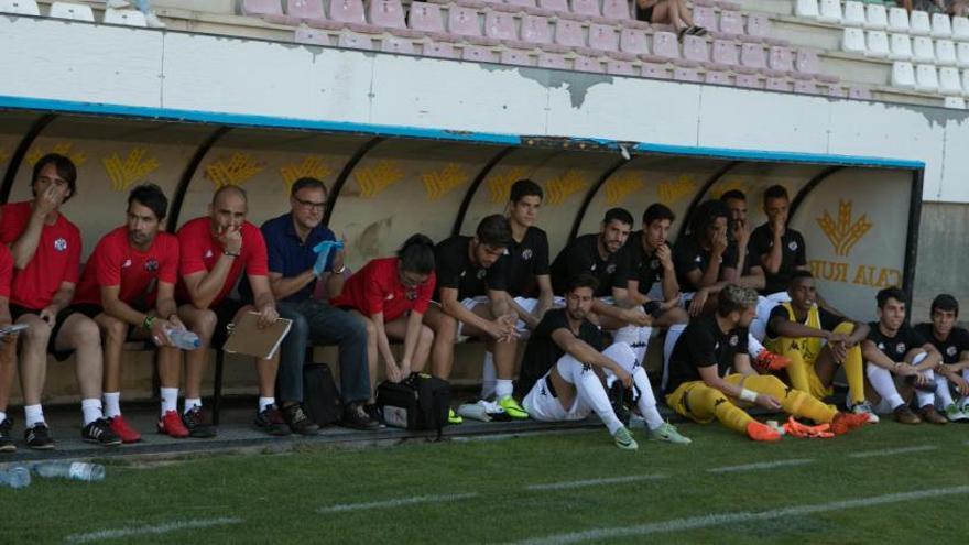 El banquillo del Zamora en el amistoso contra el Guijuelo.