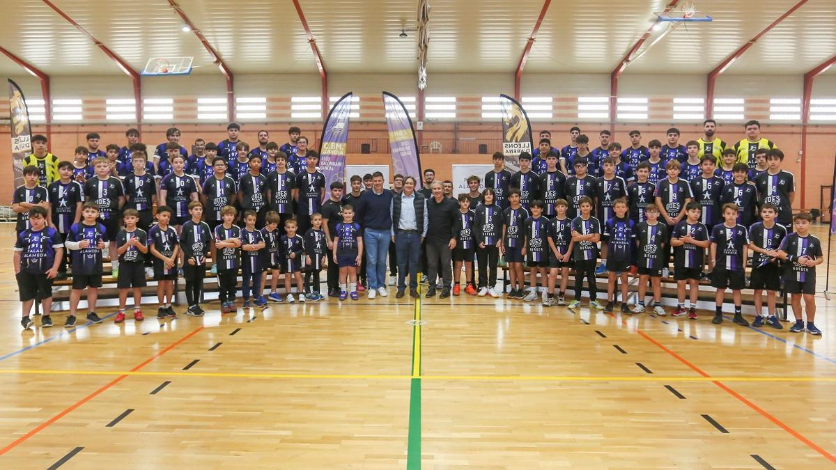 Foto final de grupo de todos los equipos del CBM Gandia