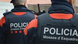 Los Mossos investigan la muerte violenta de un hombre en un piso de Barcelona