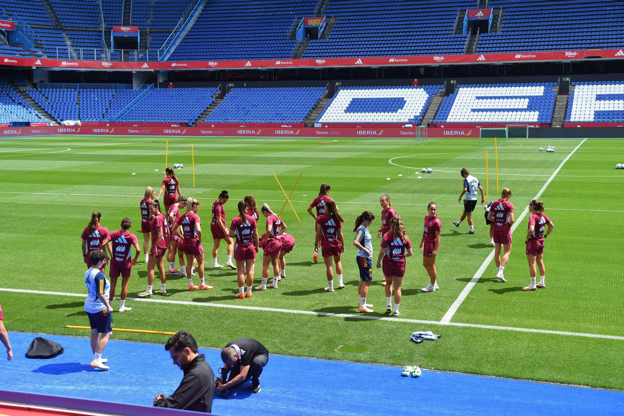 Entrenamiento de la selección femenina de fútbol en Riazor