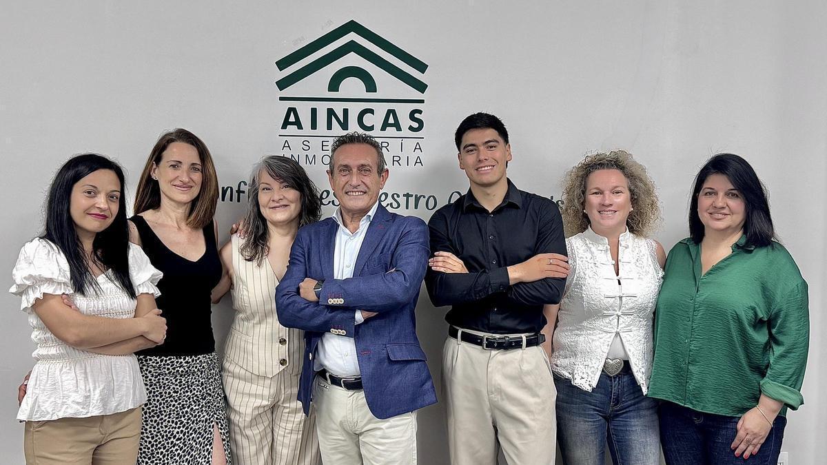 Aincas Inmobiliaria, es una de las firmas de referencia que, desde su experiencia y compromiso con la excelencia, contribuye a impulsar un modelo de edificación más responsable, eficiente y orientado al bienestar de las personas.