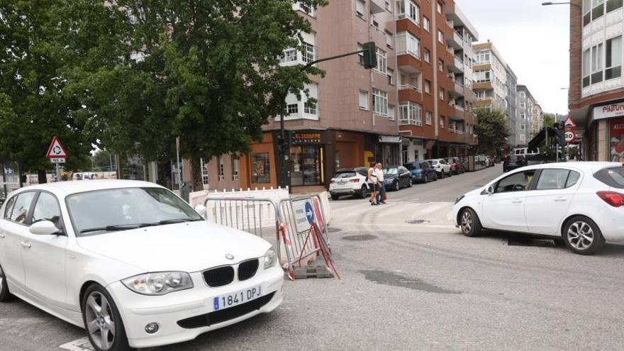 Arranca la excavación en el río de O Con para la canalización del colector de saneamiento en Vilagarcía