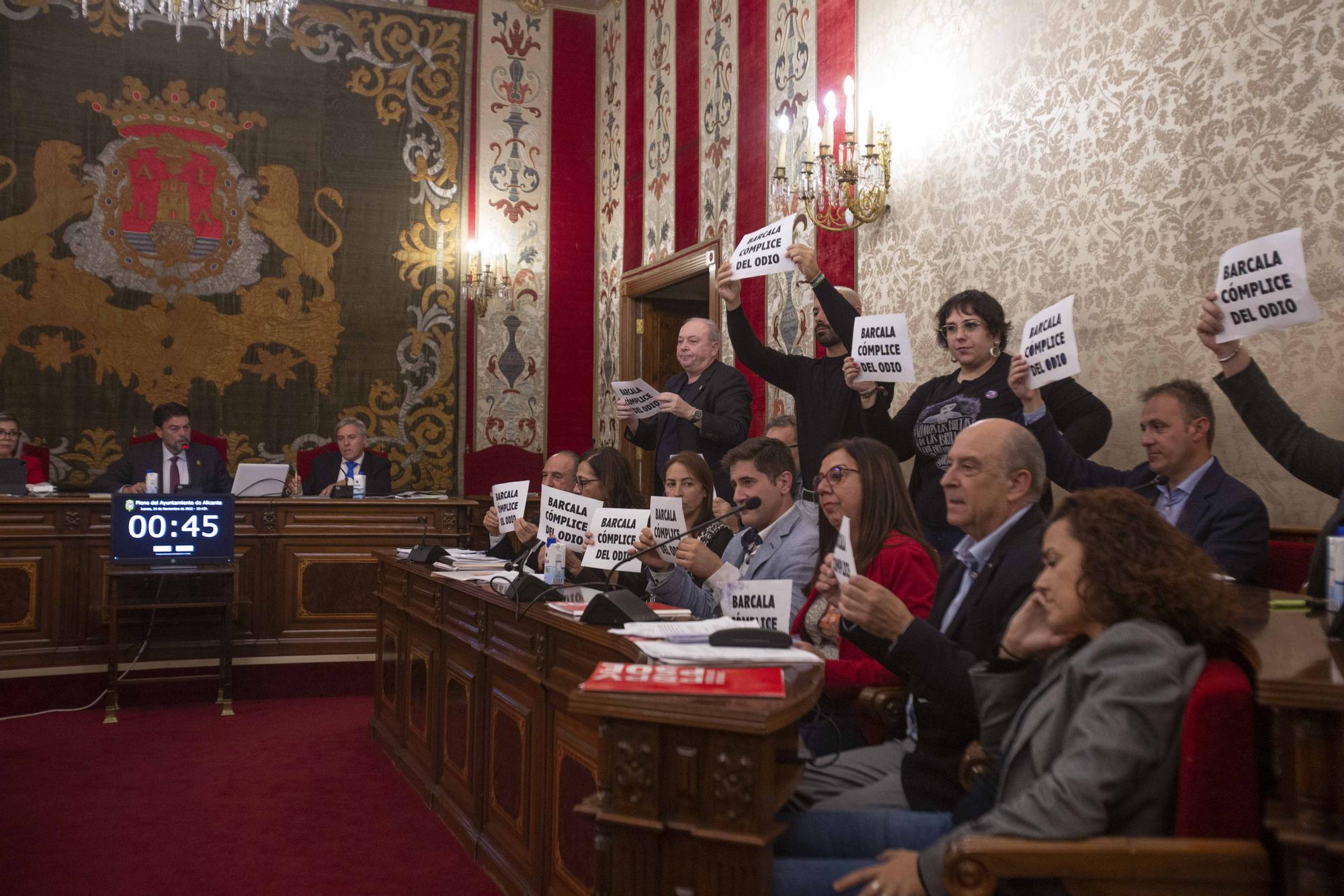 El bipartito se une a Vox en contra de la retirada de vestigios franquistas de las calles de Alicante