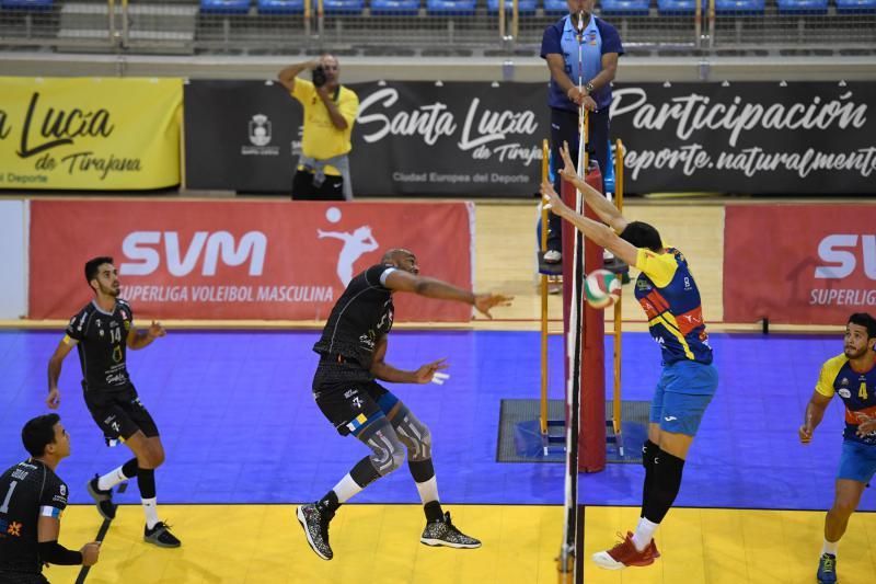 DEPORTES. 03-11-18 VECINDARIO. SANTA LUCIA DE TIRAJANA. Partido de Voleibol masculino: Vecindario ACE Gran Canaria - Ushuaña Ibiza Voley FOTOS: JUAN CASTRO.  | 03/11/2018 | Fotógrafo: Juan Carlos Castro