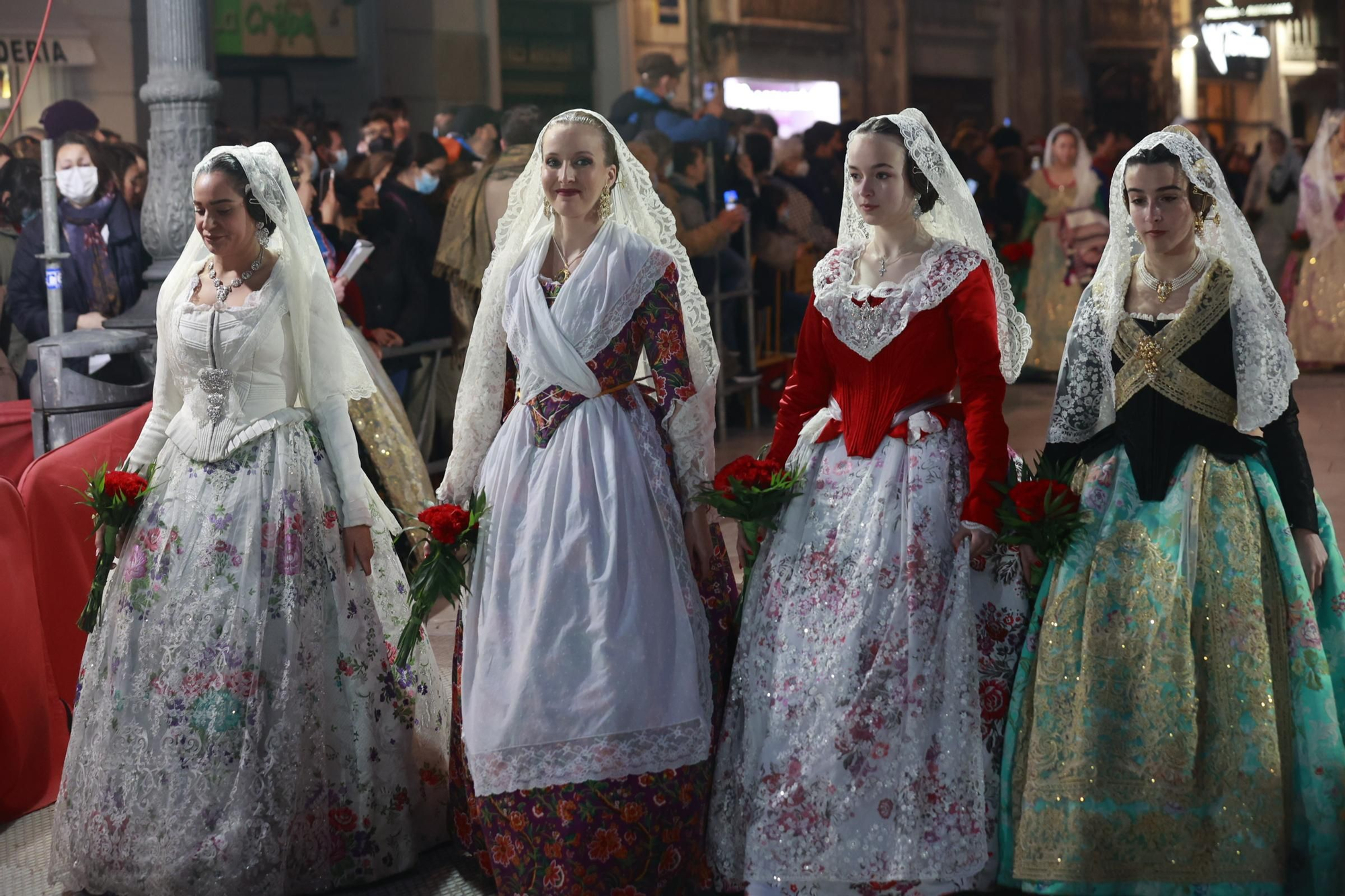 Búscate en el segundo día de ofrenda por la calle Quart (entre las 19:00 a las 20:00 horas)