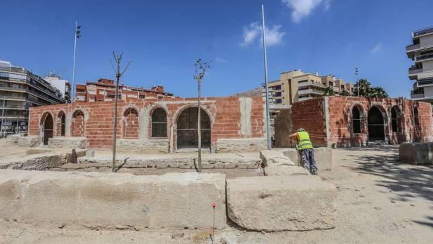 El PSOE estudia denunciar por el sobrecoste de la obra de la plaza de toros