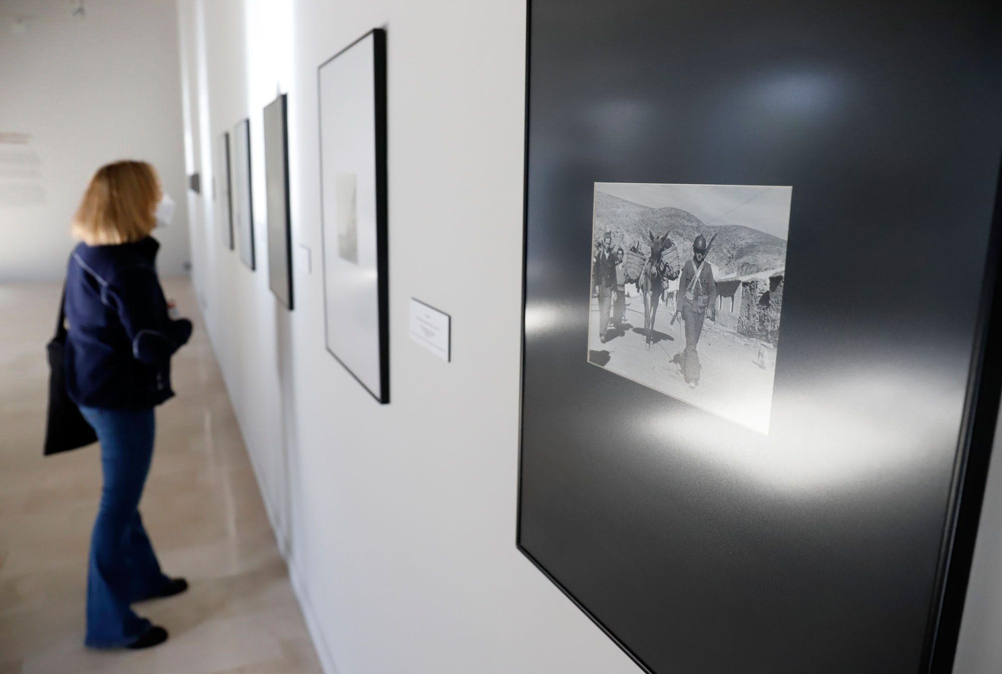 Exposición fotográfica de Gerda Taro y Robert Capa en la sede de la UNIA de Málaga.