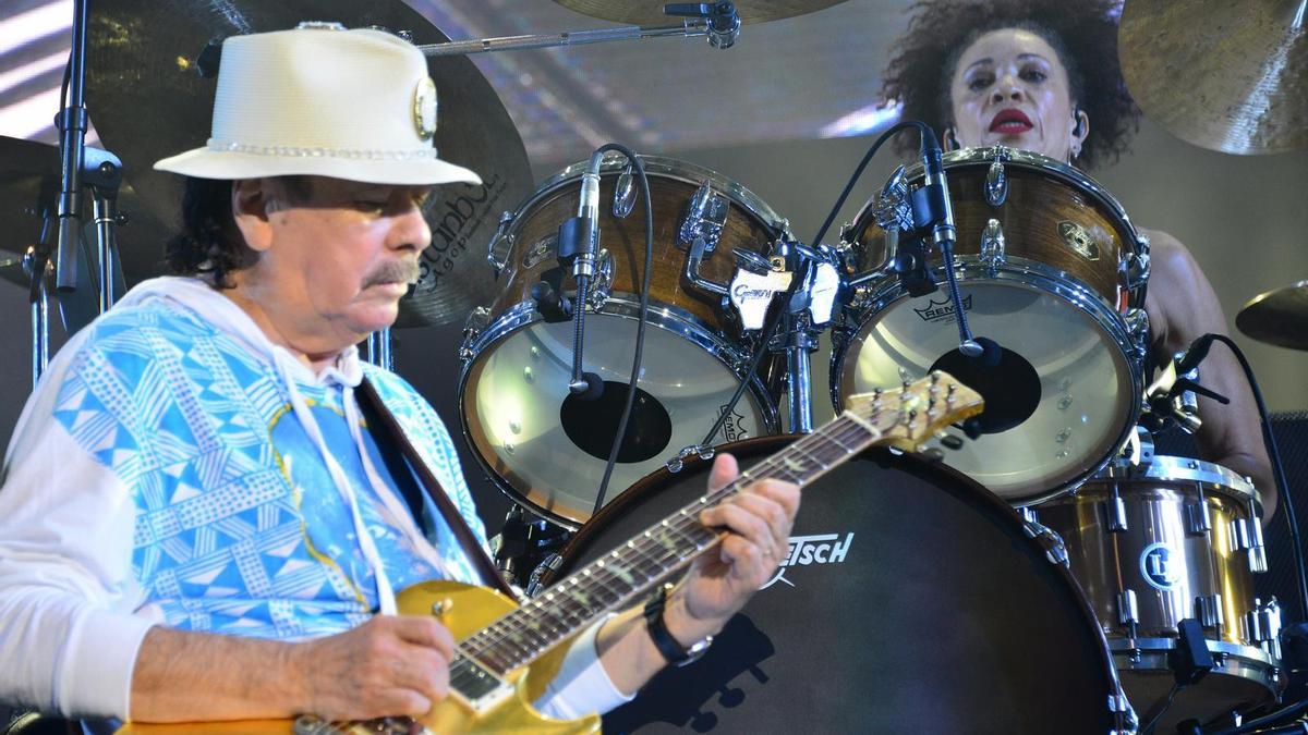 Carlos Santana, durante su concierto en la Plaza de Tores de Murcia.